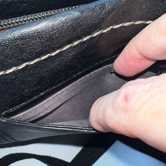 The Sak Simplistic Crossbody Black Leather Bag - Picture 13 of 13